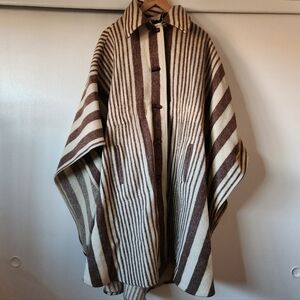 Casa de Lana vintage 100% virgin wool cape/poncho M